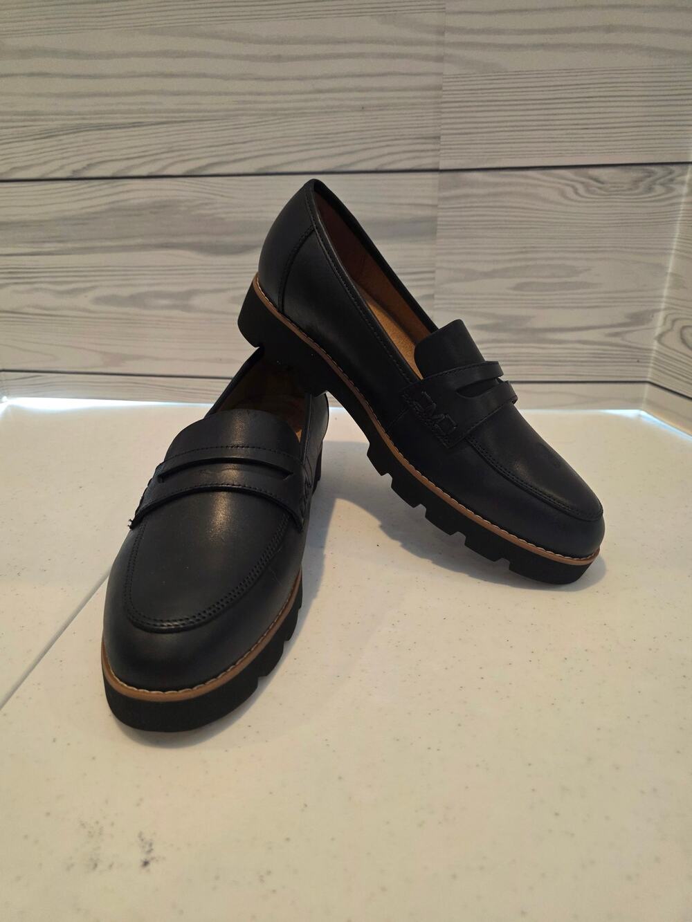 Vionic Women's Cheryl II Slip On Leather Loafers- BLACK Size 9 WIDE